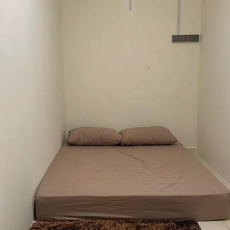 Kiki'S Room For Men 8B